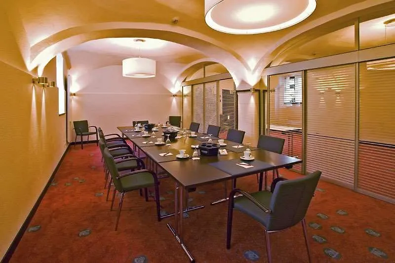 Romantik Hotel Zur Schwane Volkach 4*,